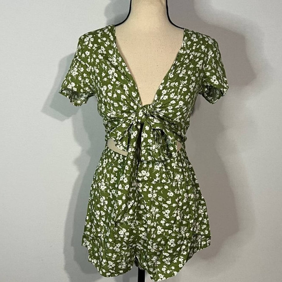 Princess Polly Ragnar Tie Front Romper Green Floral Women's Size 4 - Picture 3 of 13